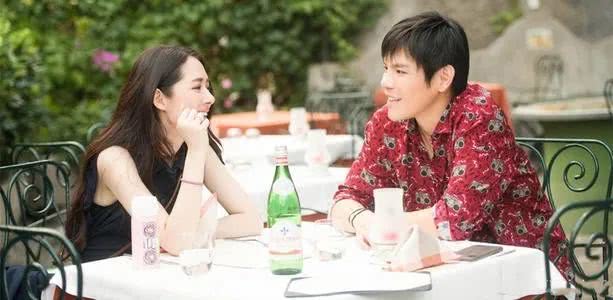 郭碧婷与向佐的最新节目，爱情与生活的美好交织