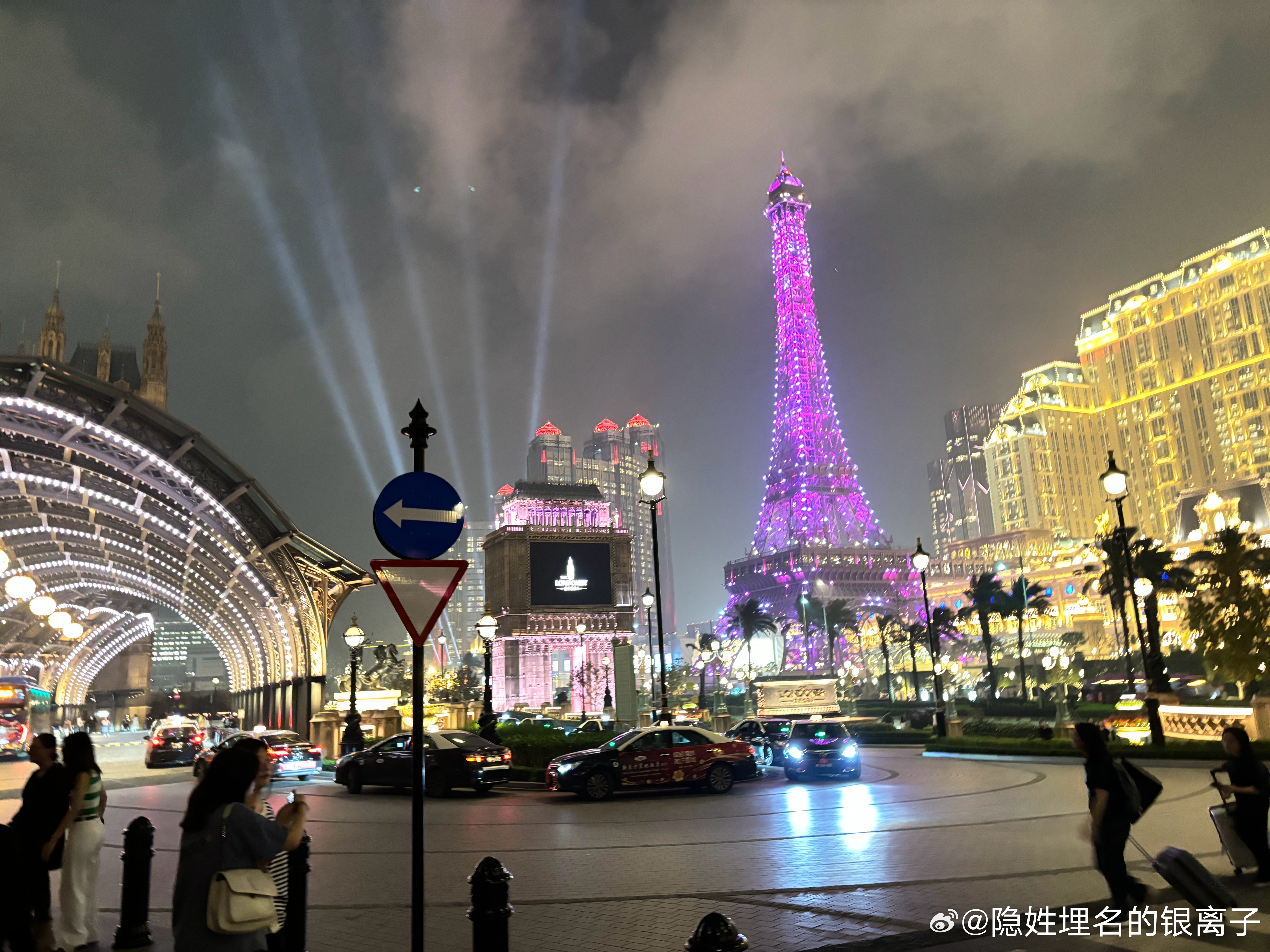 2025年澳门天天好运连连,澳门在2025年，天天好运连连的繁荣景象